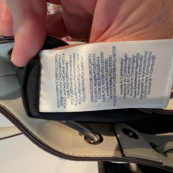 Like New Chaps Elegant White Bucket Bag - Picture 5 of 13